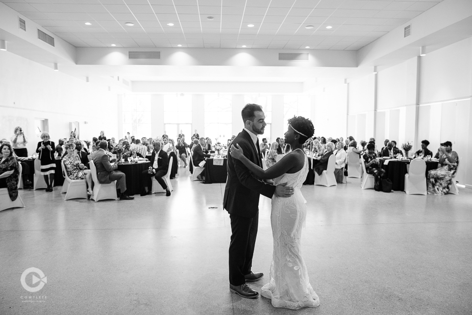 Tampa Garden Club Wedding Bride & Groom